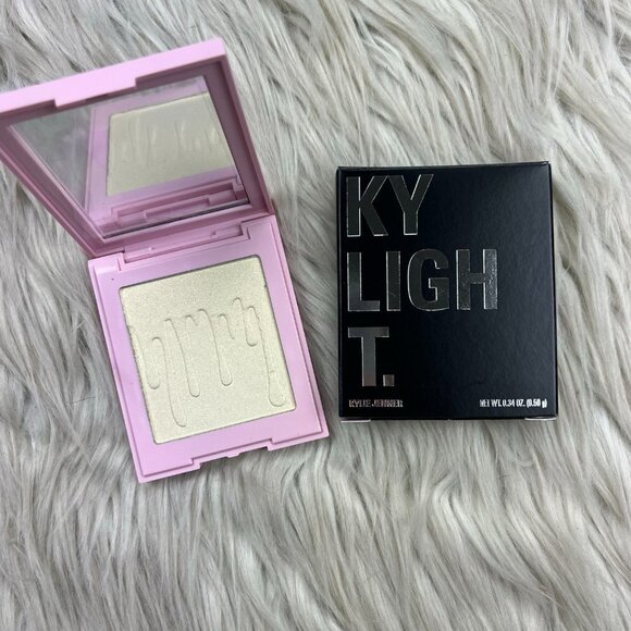 NEW - Kylie Jenner Ky Light Highlighter in Quartz - Picture 2 of 6